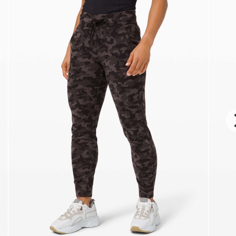 Women’s Lululemon Ready to Rulu Joggers